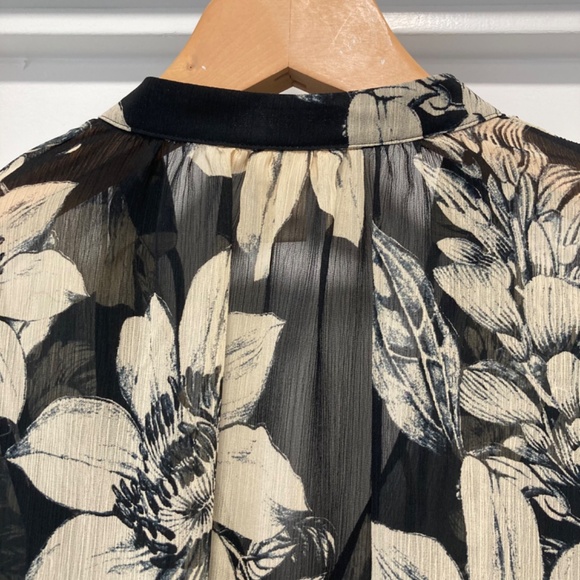 H&M Black & Ivory Floral Print Tie Flowy Blouse Top Size 4 - Picture 11 of 13
